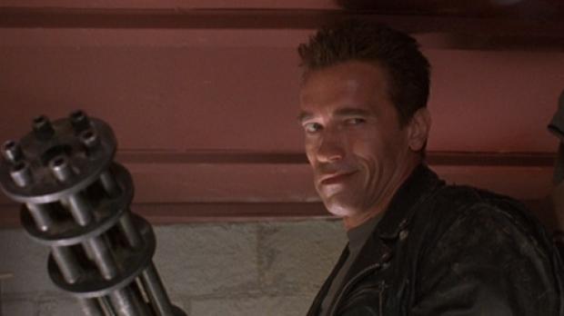 Сериал "Артемида 3" - Страница 3 TERMINATOR2-Schwarzenegger-minigun